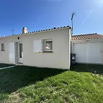 Сasa de vacaciones Maison Neuve La Terrière, 1.4km, Terrasse, Label Clévacances - Fr-1-194-322