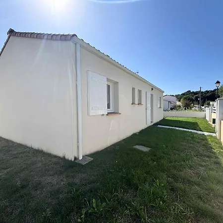 펜션 Maison Neuve La Terriere, 1.4km, Terrasse, Label Clevacances - Fr-1-194-322 라트슈수르메르